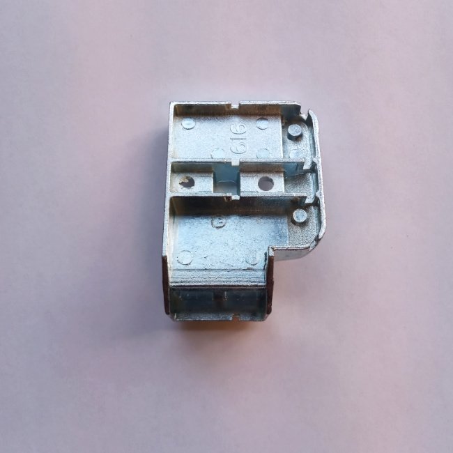  CORNER KEEP RIGHT HAND REHAU 706
