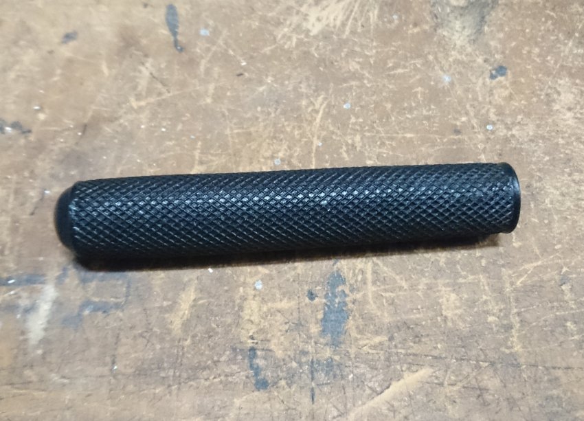 RUBBER GRIP FOR POLE OPERATOR